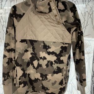 Camo pullover new without tags